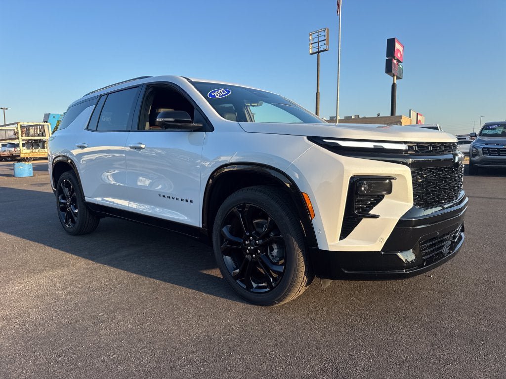 Used 2027 Chevrolet Traverse RS w/ LPO, Floor Liner Package FWD image 9