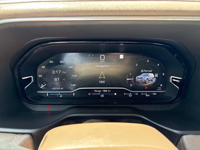 Used 2022 GMC Yukon XL Denali AWD/4WD image 13