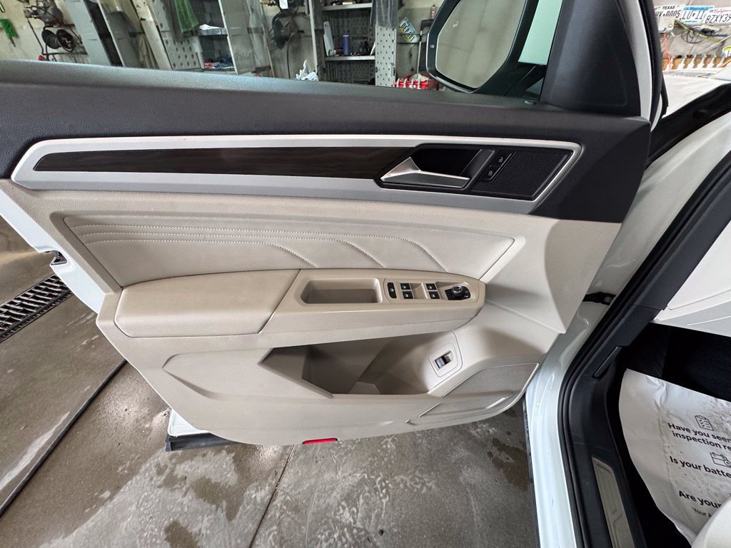 Used 2023 Volkswagen Atlas SE AWD/4WD image 16