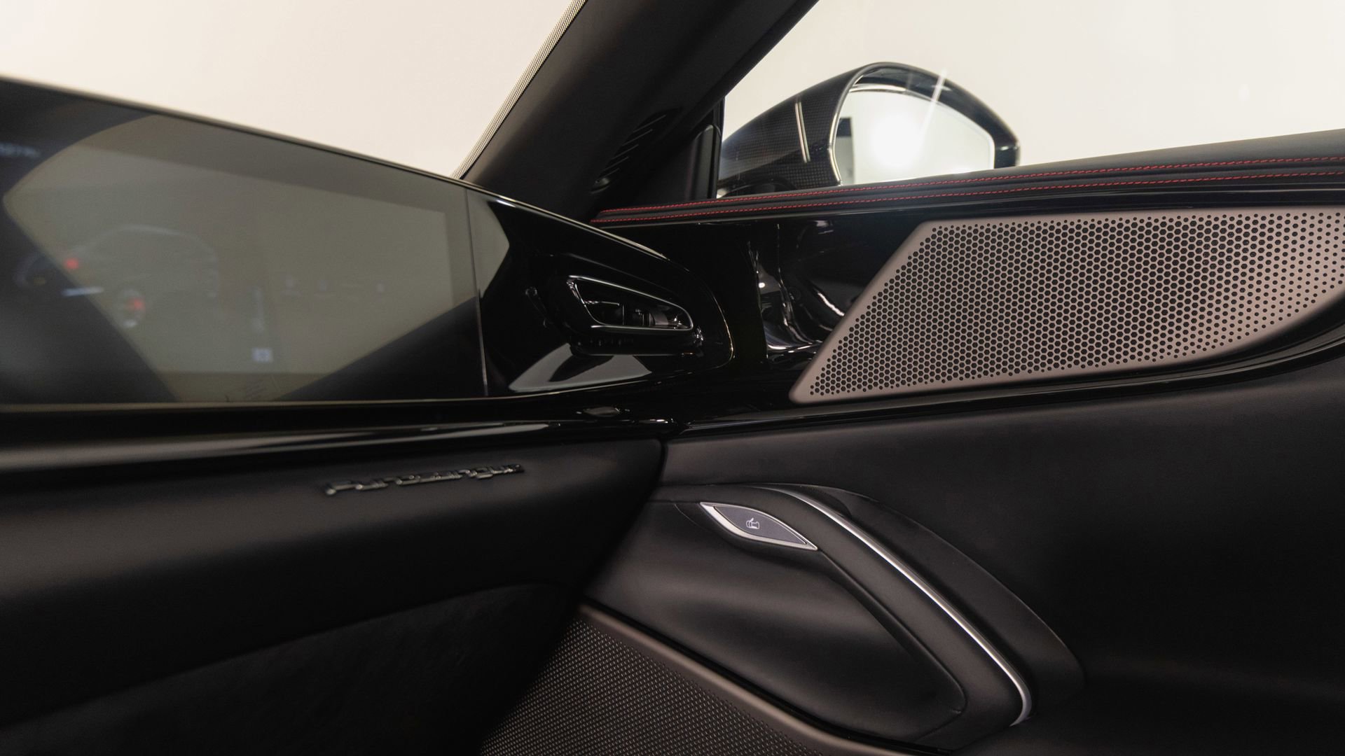 Used 2025 Ferrari Purosangue image 44