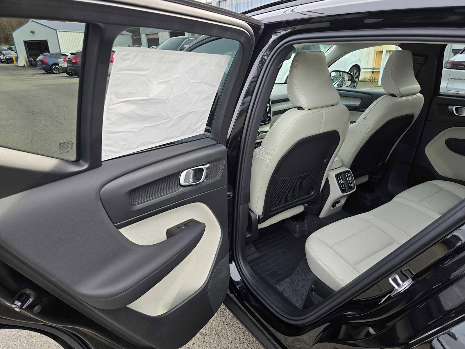 New 2026 Volvo XC40 B5 Ultra w/ Climate Package image 15