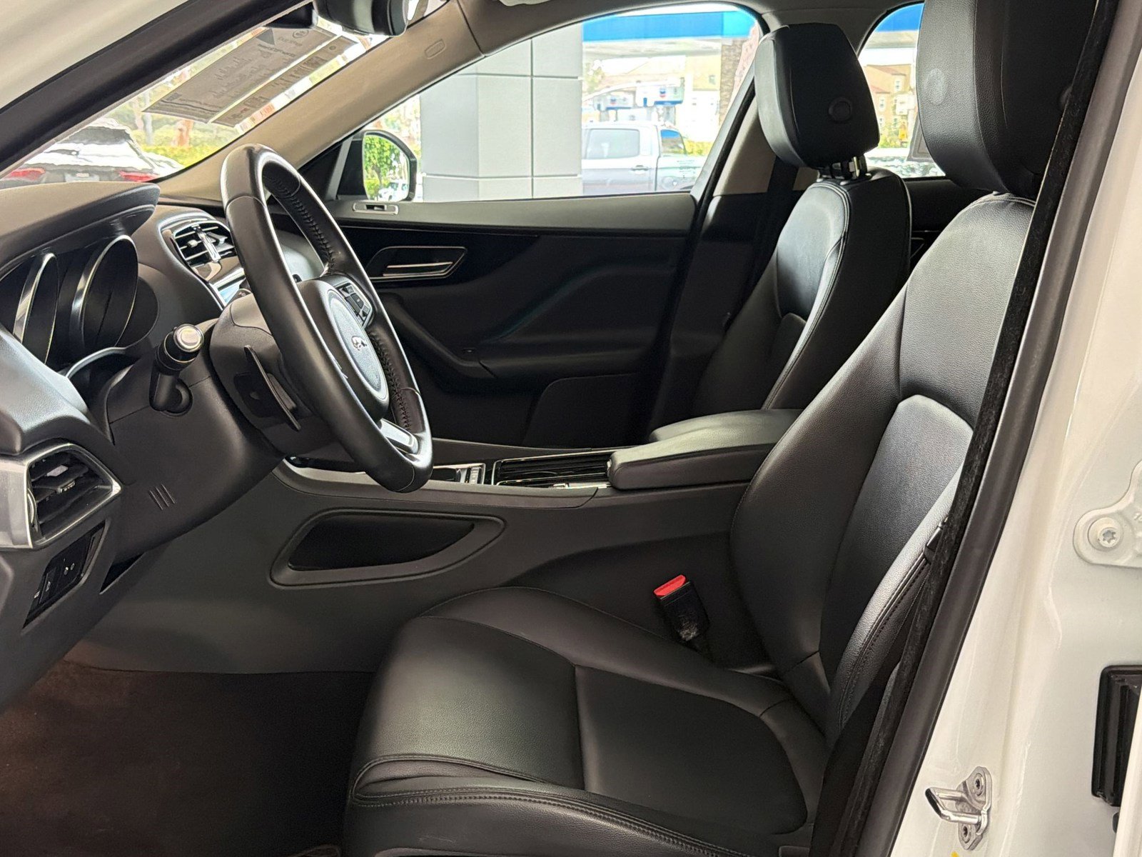 Used 2020 Jaguar F-PACE Premium AWD/4WD image 6