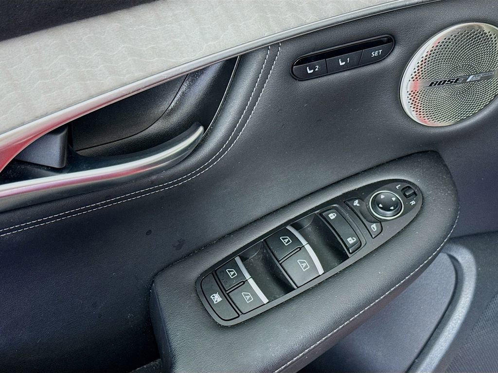 Used 2023 INFINITI QX50 Sensory image 18