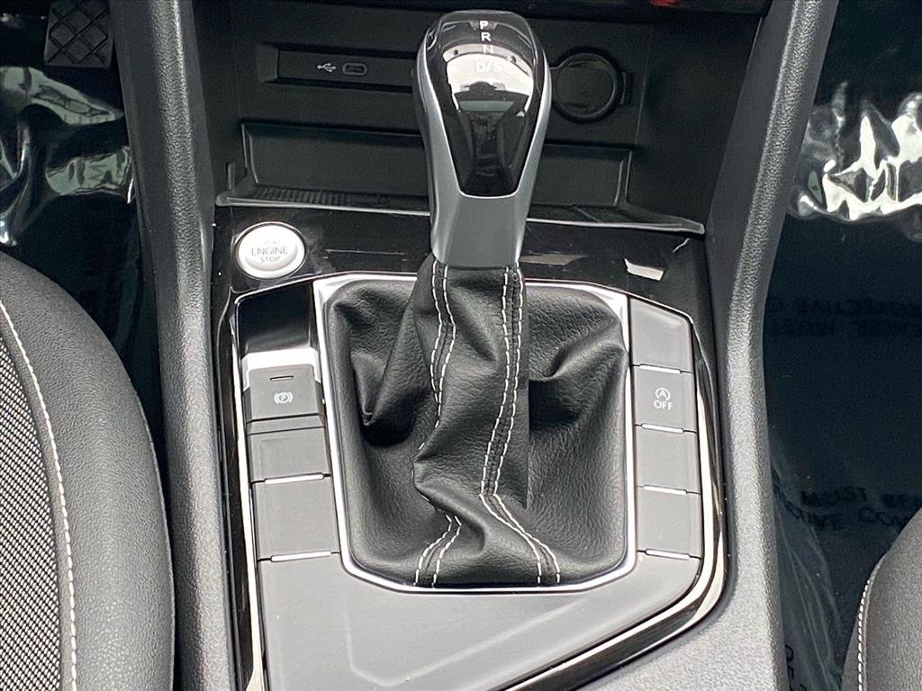 Certified 2023 Volkswagen Taos SE w/ Panoramic Sunroof Package image 11