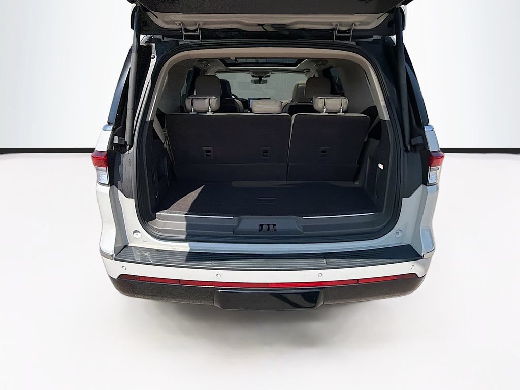 Used 2023 Lincoln Navigator Reserve AWD/4WD image 31