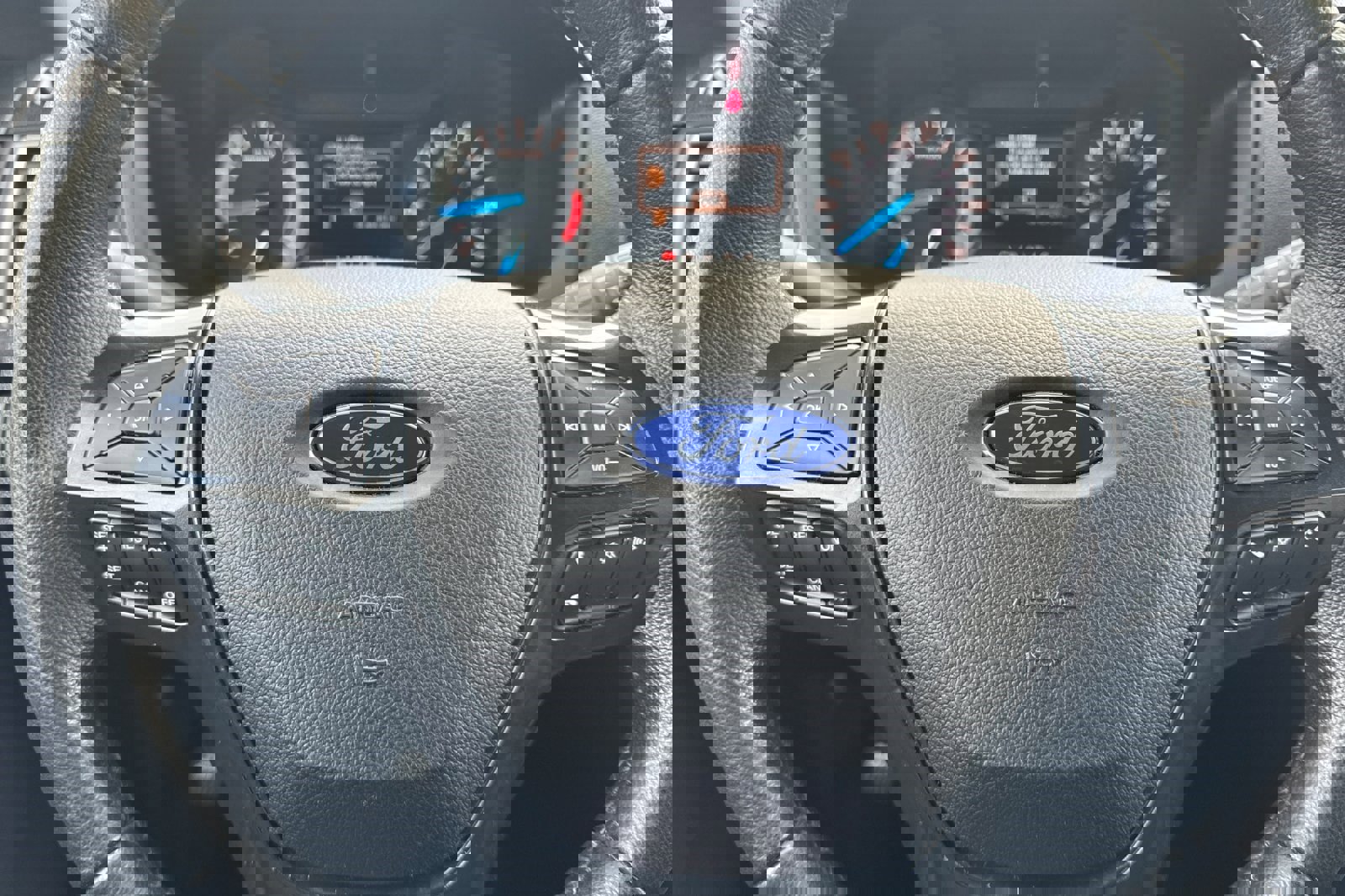 Used 2018 Ford Explorer XLT image 24