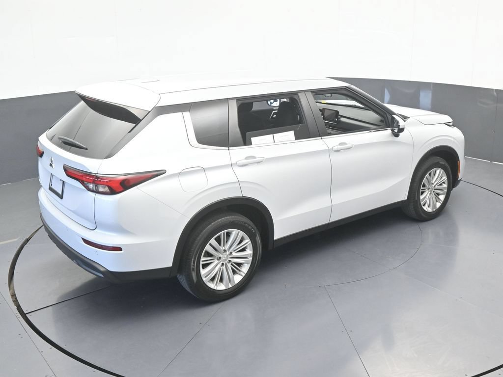 Used 2024 Mitsubishi Outlander ES FWD image 54