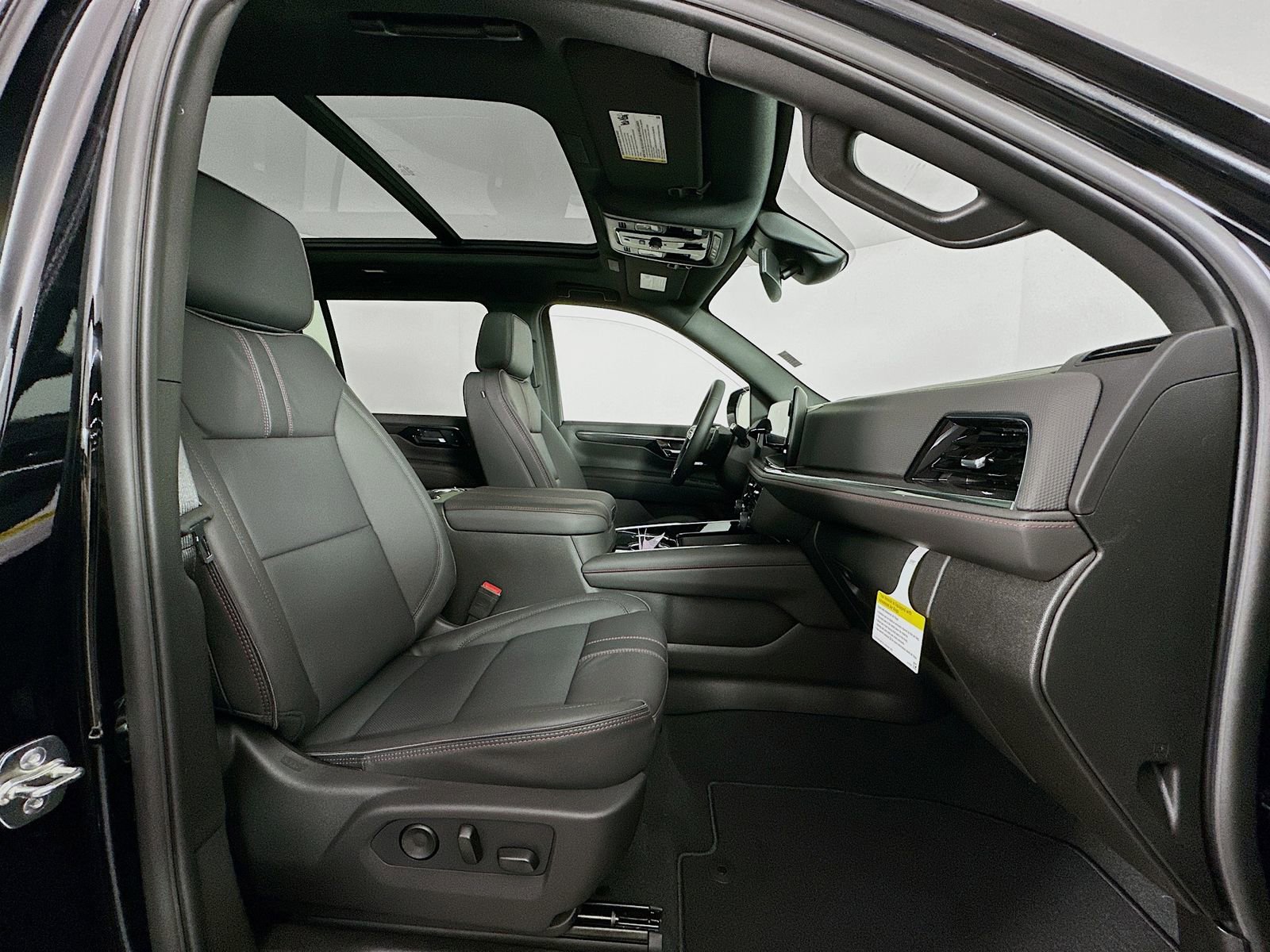 New 2026 Chevrolet Suburban RST w/ Sun And Tow Package image 30