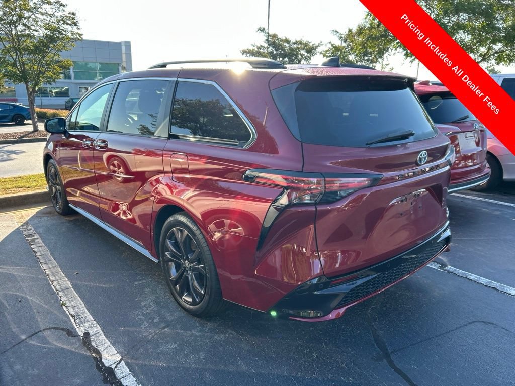 Used 2022 Toyota Sienna XSE w/ XSE Plus Package FWD image 10