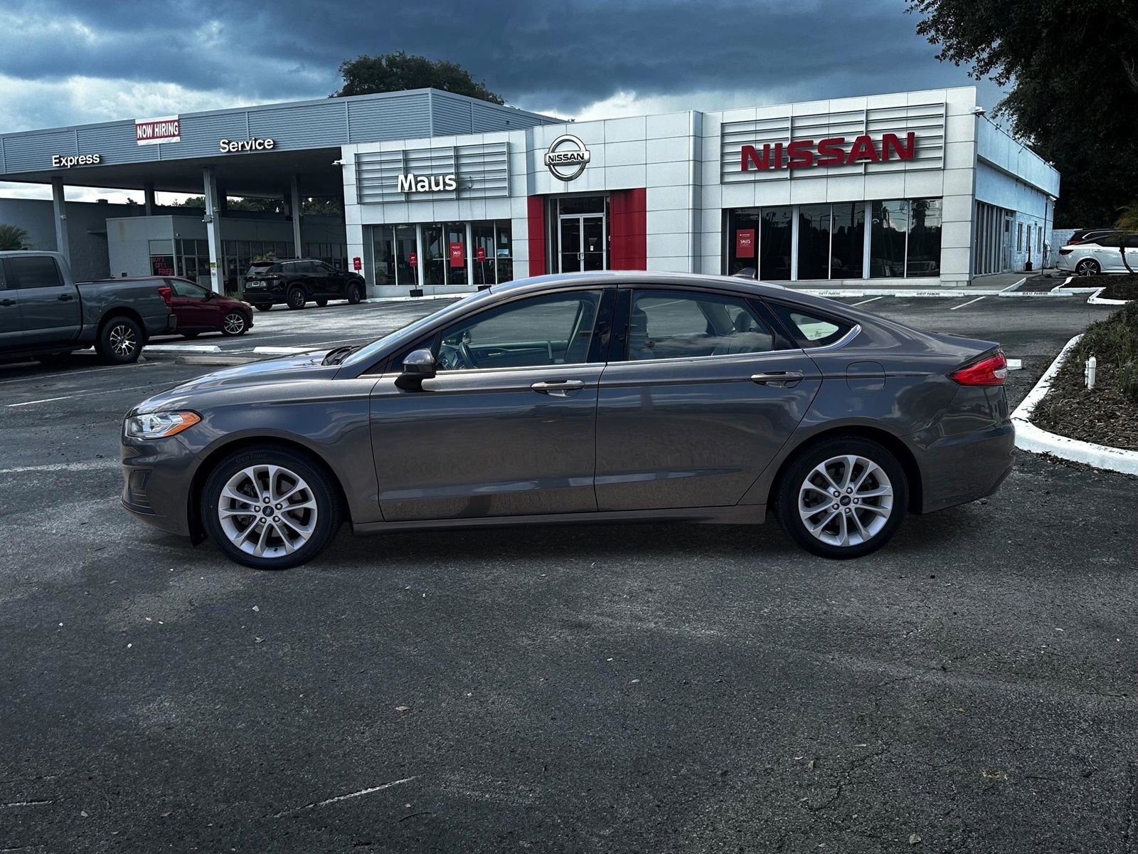 Used 2020 Ford Fusion SE FWD image 7