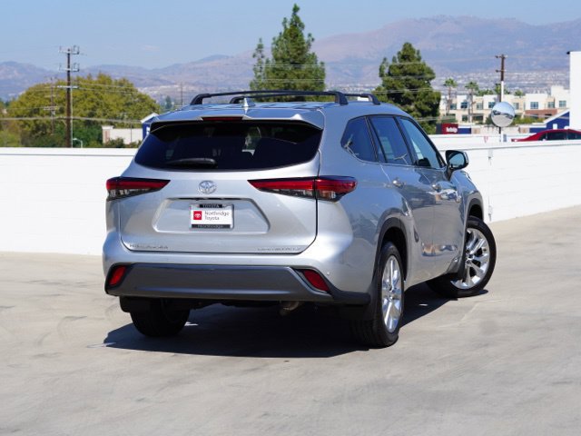 Certified 2021 Toyota Highlander Limited AWD/4WD image 8