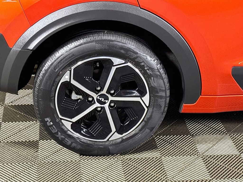 Certified 2023 Kia Niro EX FWD image 23
