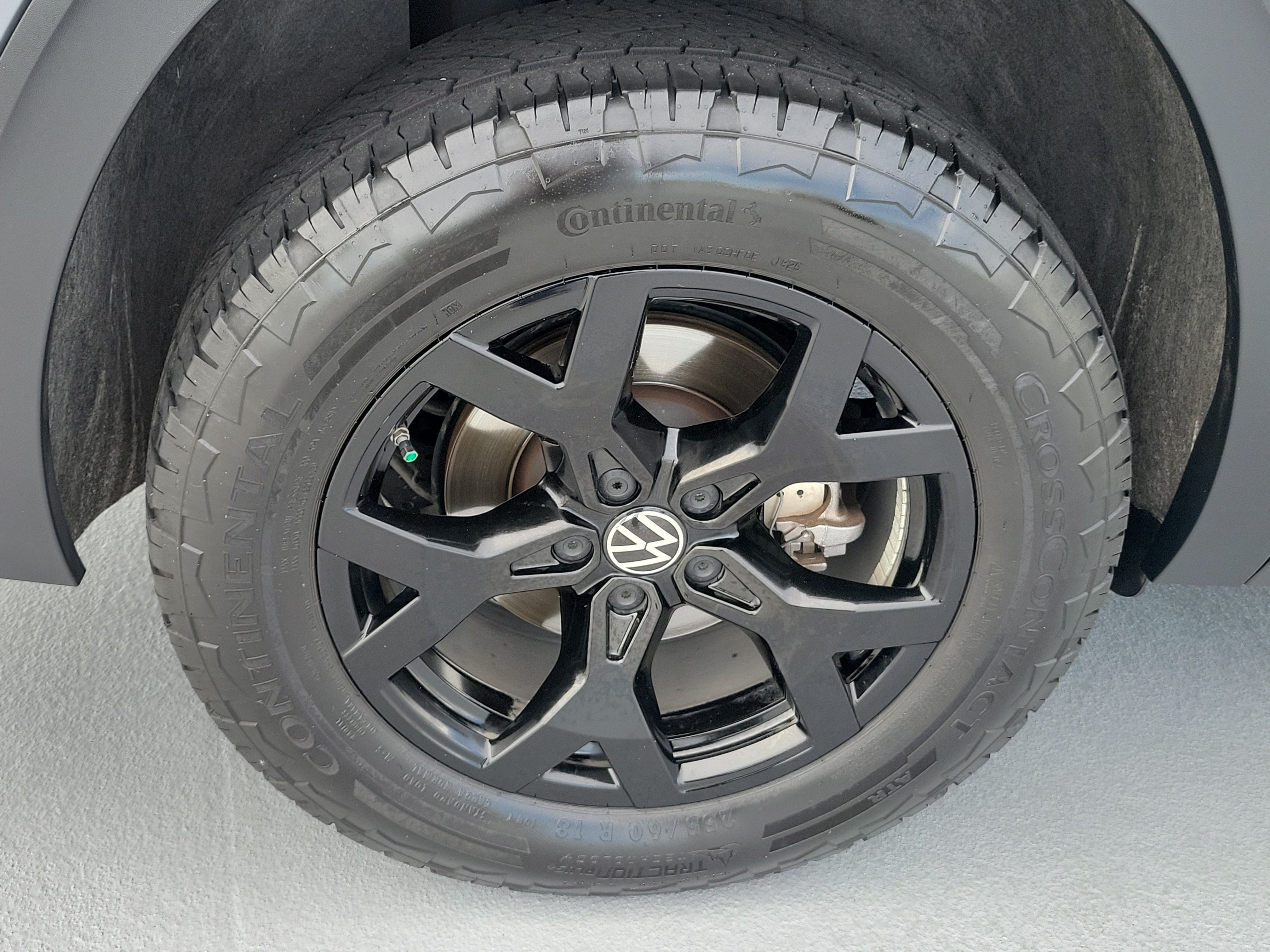 Used 2026 Volkswagen Atlas Peak Edition AWD/4WD image 7