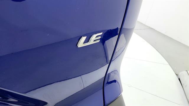 Used 2025 Toyota Corolla Cross LE FWD image 28