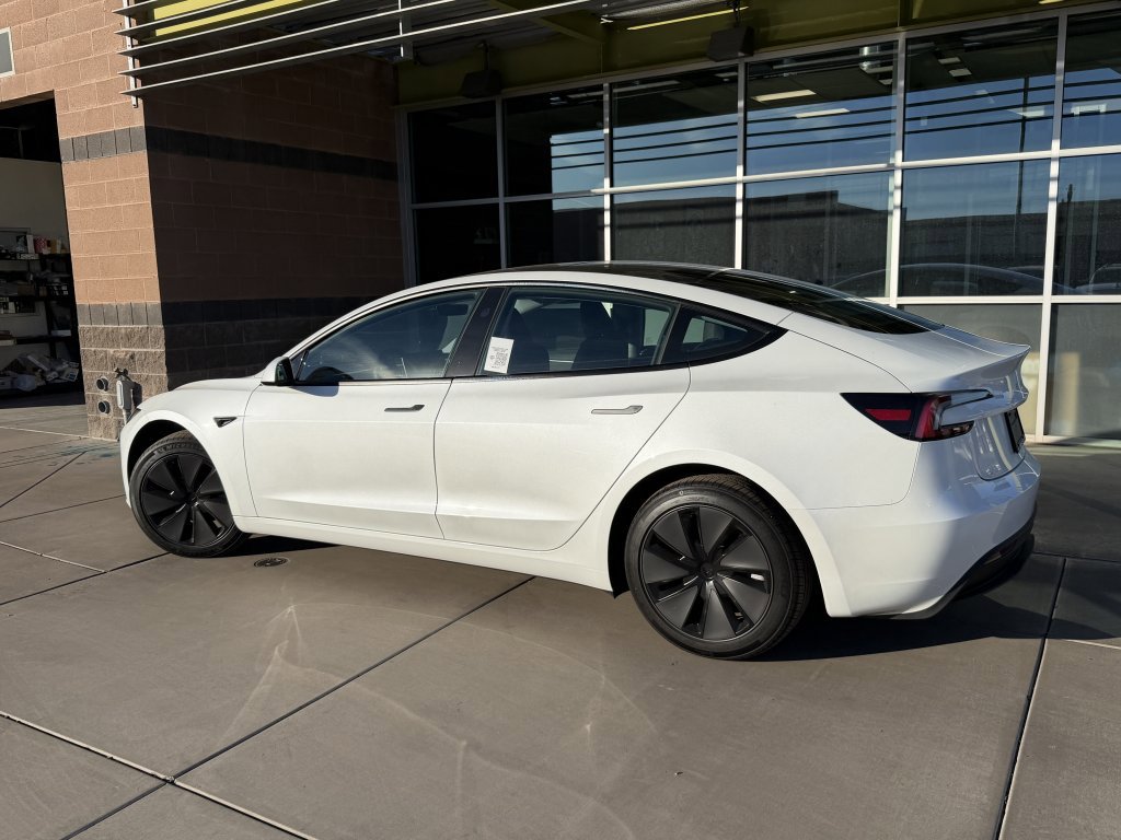 Used 2025 Tesla Model 3 image 5