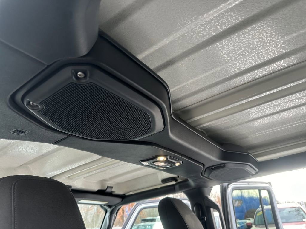 Used 2023 Jeep Gladiator Sport image 27