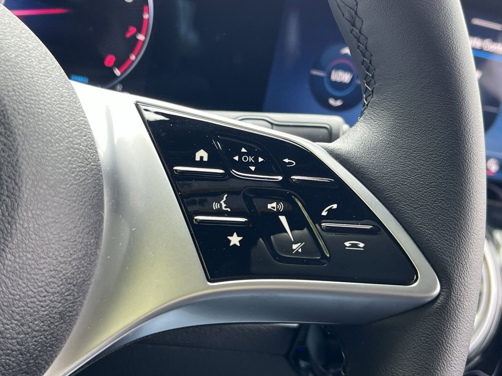 New 2026 Mercedes-Benz GLB 250 4MATIC image 37