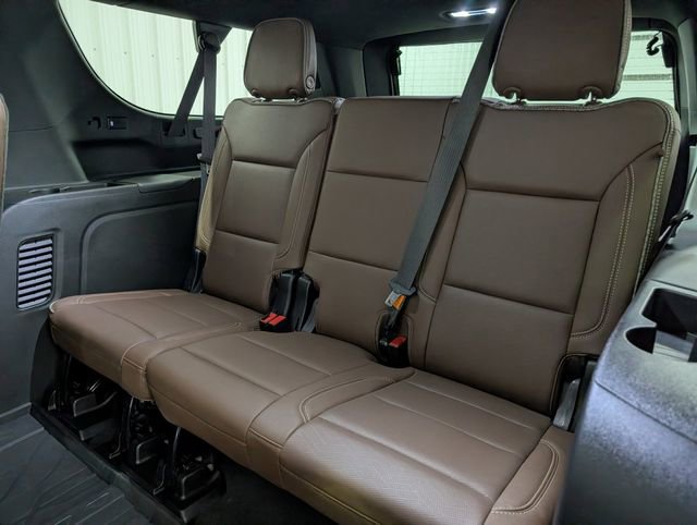 Used 2024 Chevrolet Suburban High Country w/ Max Trailering Package AWD/4WD image 11