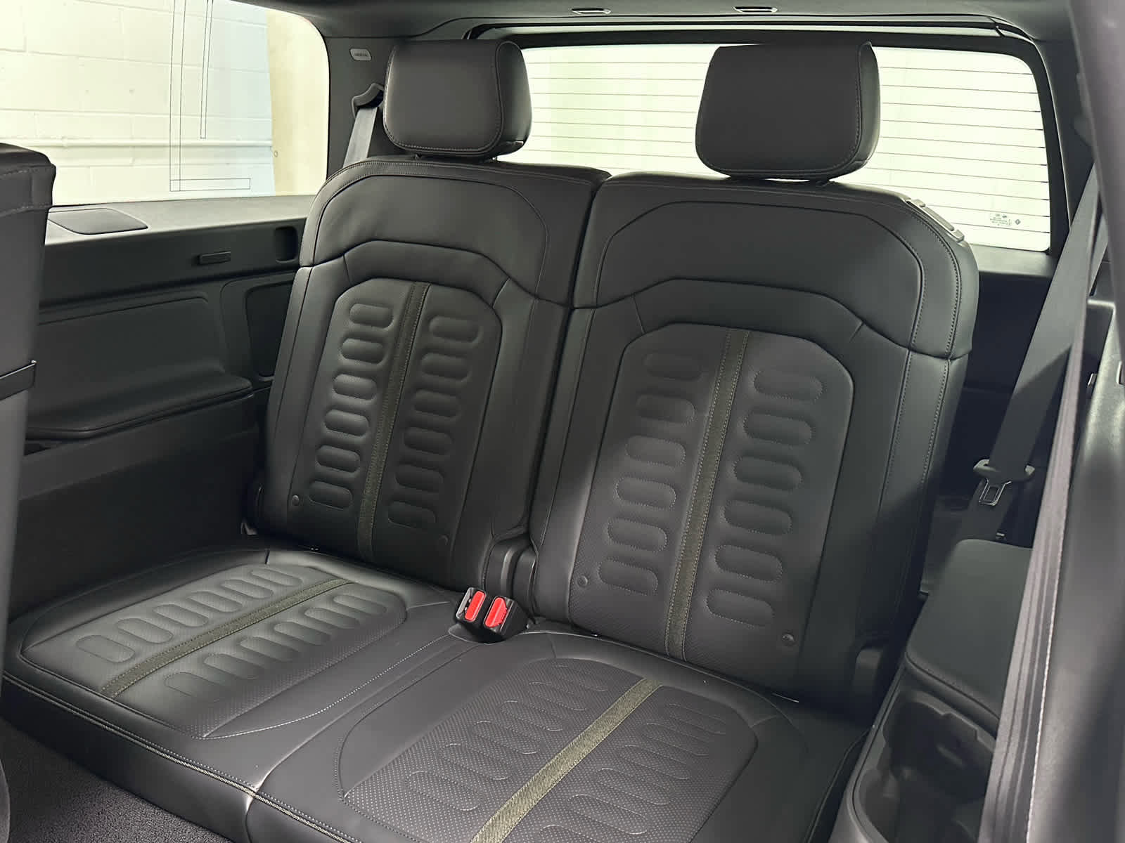 Used 2026 Rivian R1S Adventure image 17