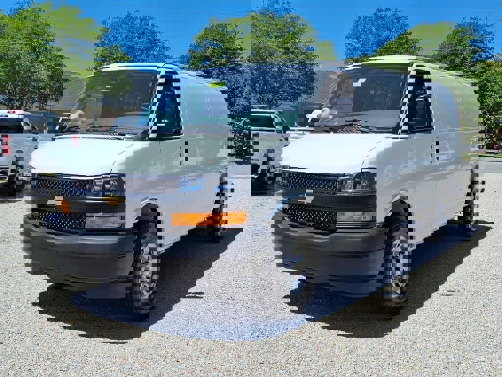 New 2026 Chevrolet Express 2500 Extended RWD image 3