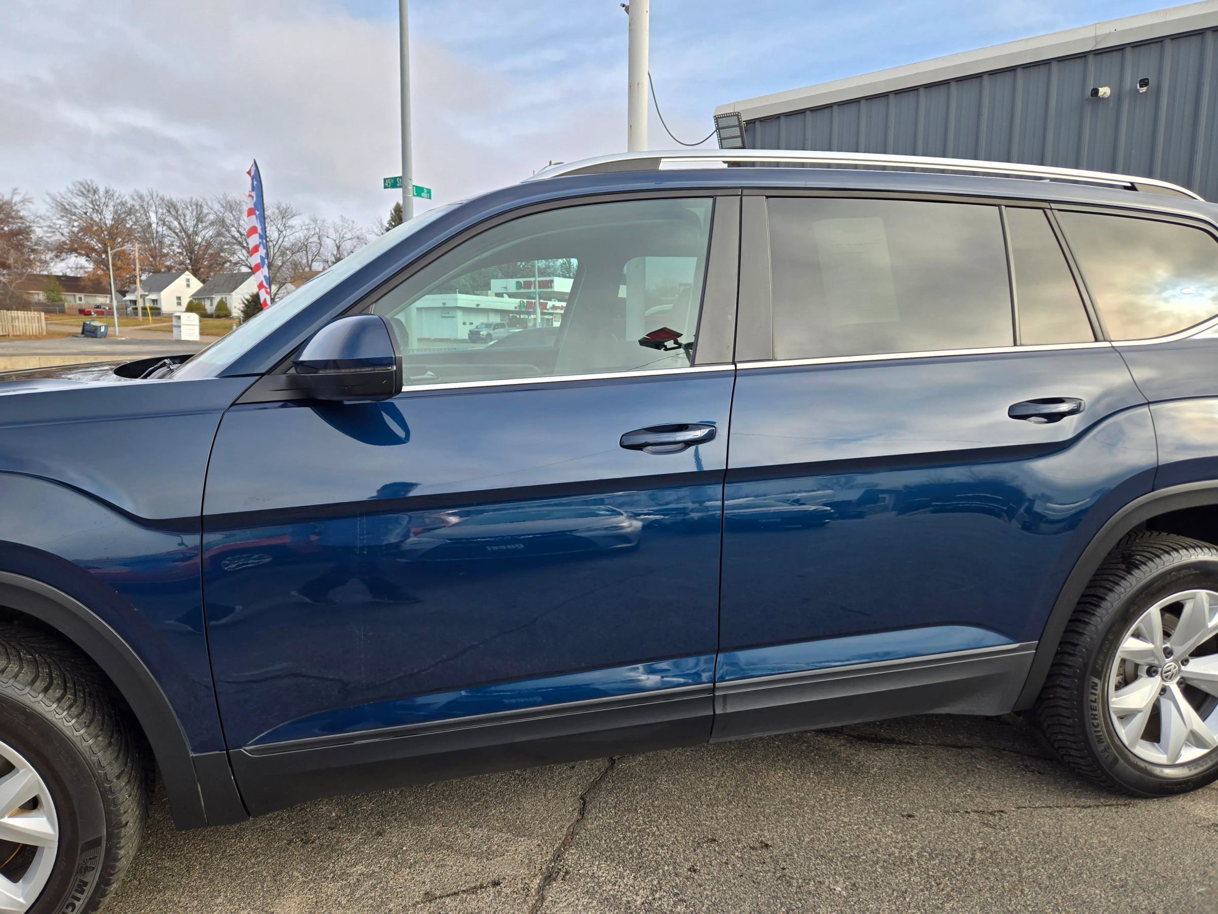 Used 2018 Volkswagen Atlas SE AWD/4WD image 3