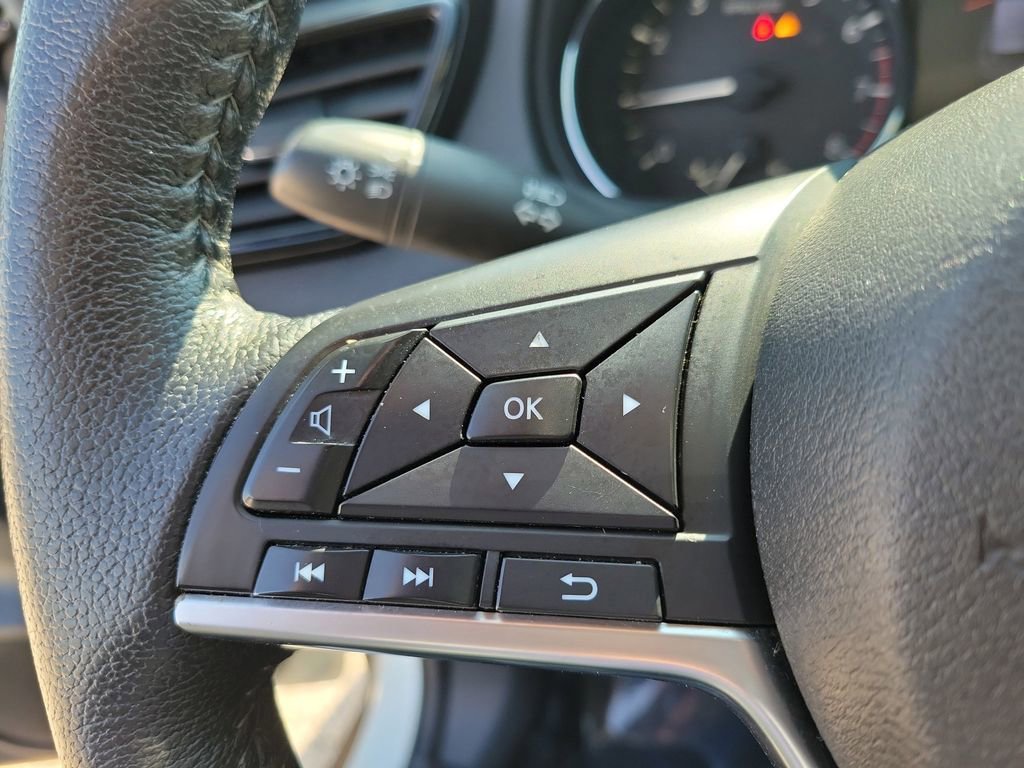 Used 2020 Nissan Rogue S image 21