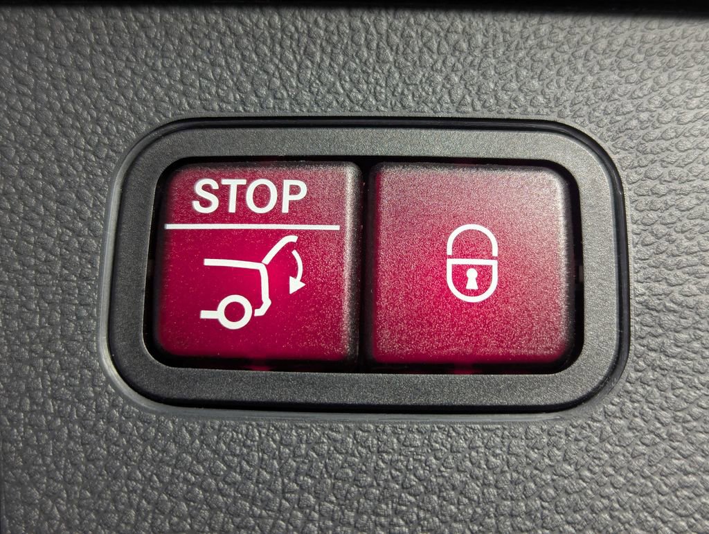 Used 2020 Mercedes-Benz GLC 300 image 50