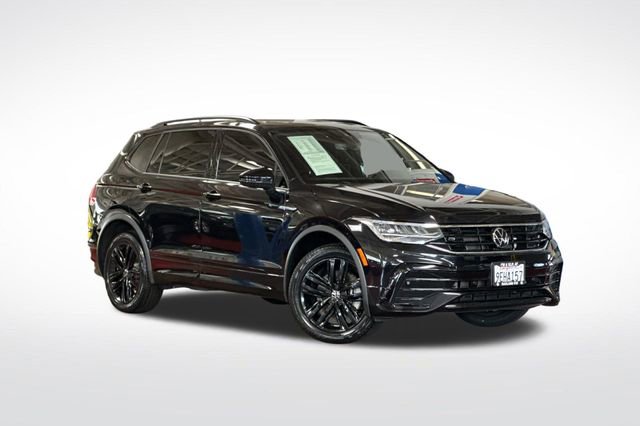 Certified 2022 Volkswagen Tiguan SE R-Line FWD image 2