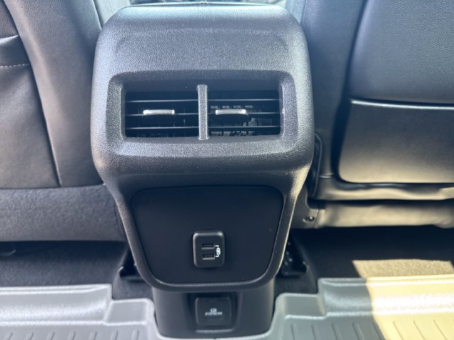 Used 2024 GMC Terrain SLT AWD/4WD image 30
