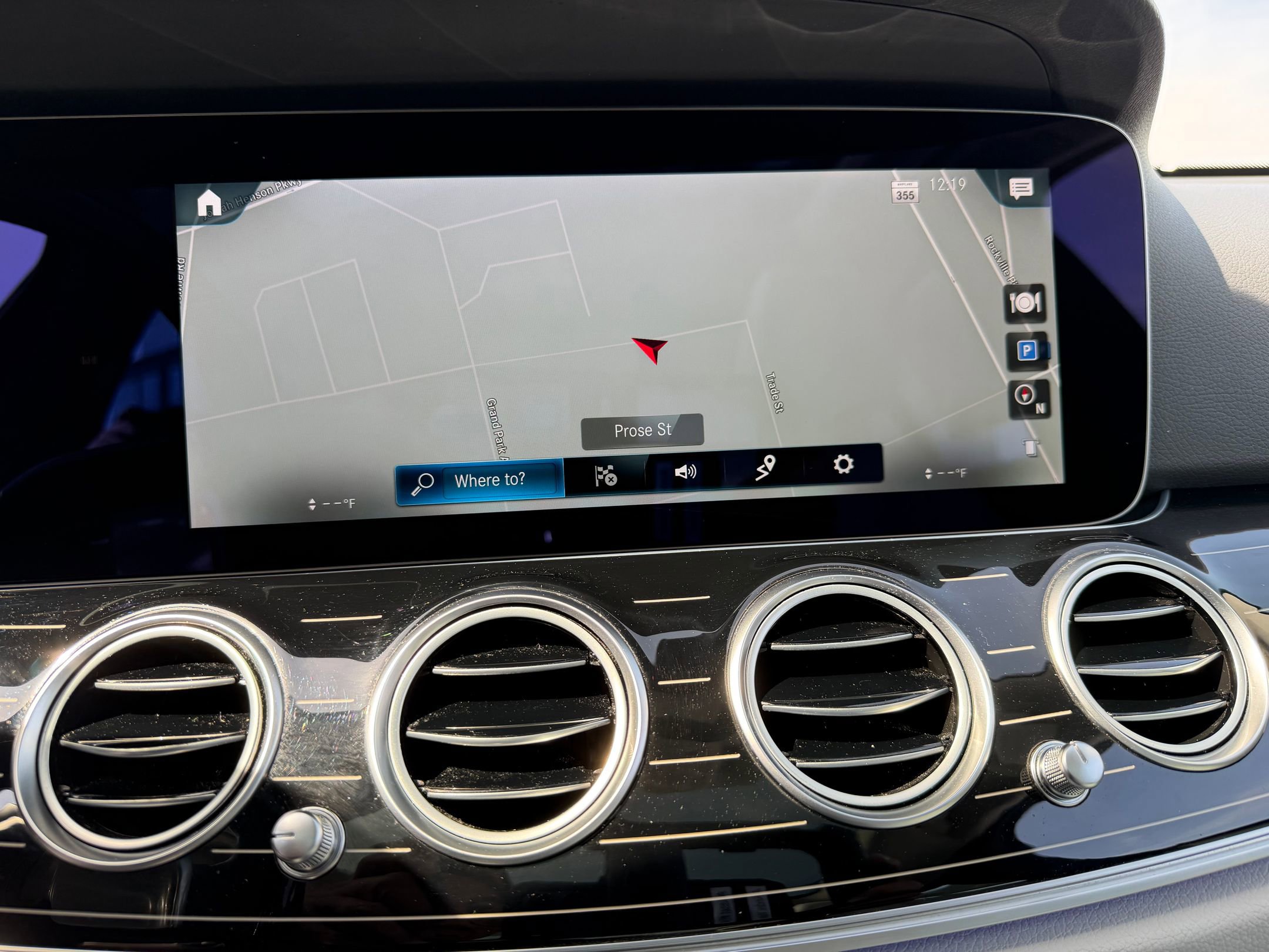 Used 2022 Mercedes-Benz E 450 4MATIC Sedan image 30