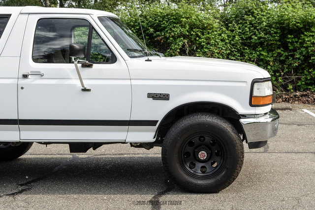 Used 1992 Ford Bronco Custom AWD/4WD image 11