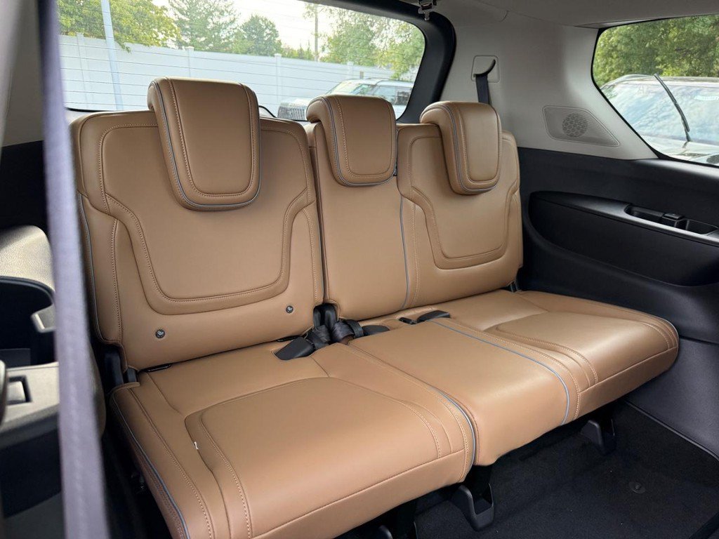 New 2027 INFINITI QX80 Luxe AWD/4WD image 5
