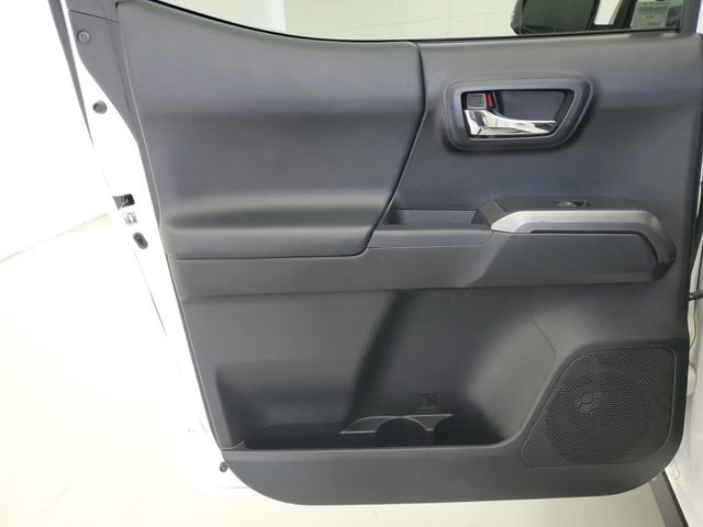 Used 2019 Toyota Tacoma Limited RWD image 13