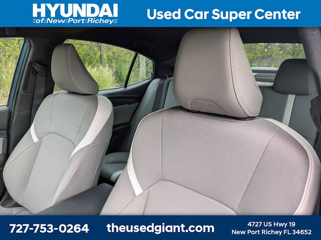 Used 2025 Toyota Camry SE FWD image 7