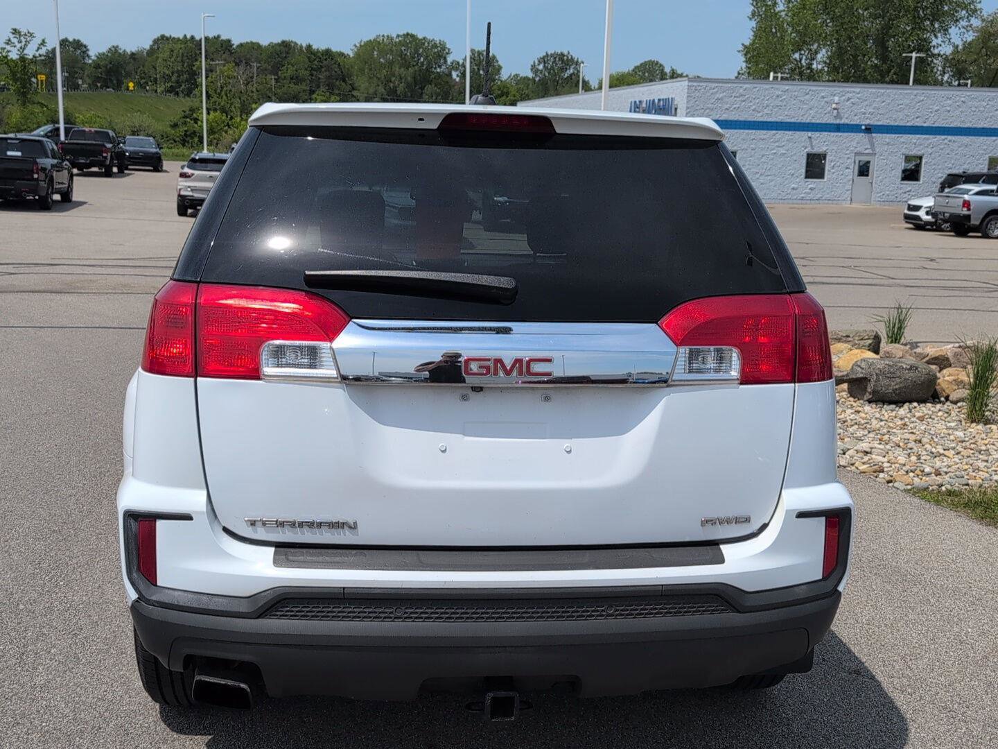 Used 2016 GMC Terrain SLE AWD/4WD image 4