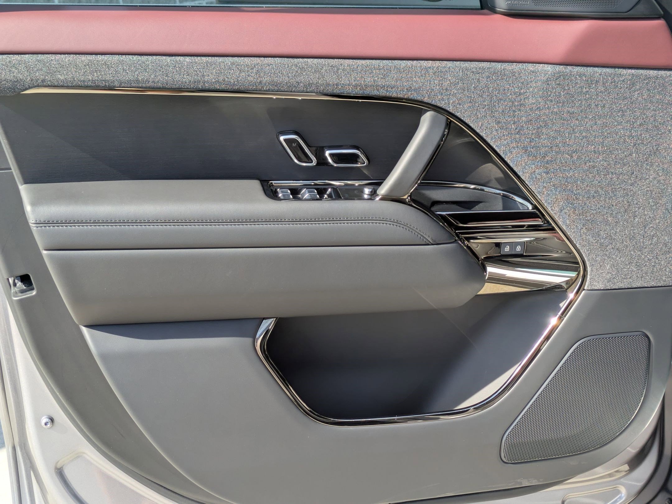 Used 2024 Land Rover Range Rover Sport Dynamic SE image 12