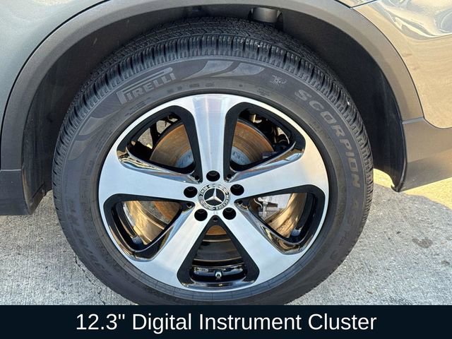 Used 2021 Mercedes-Benz GLC 300 image 4