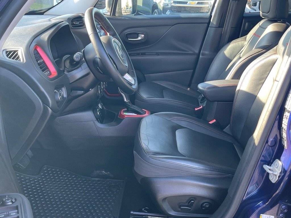 Used 2016 Jeep Renegade Trailhawk w/ Premium Trailhawk Package image 5