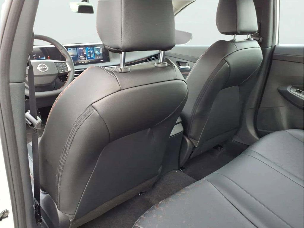 New 2026 Nissan Sentra SR w/ SR Premium Package FWD image 13