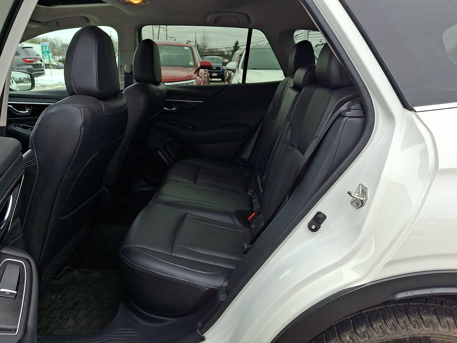 Used 2020 Subaru Outback Limited image 11