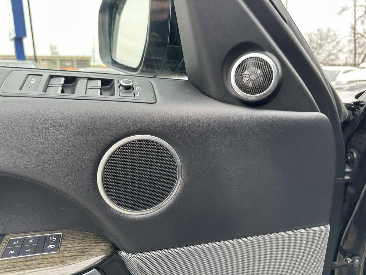 Used 2016 Land Rover Range Rover Sport HSE image 13