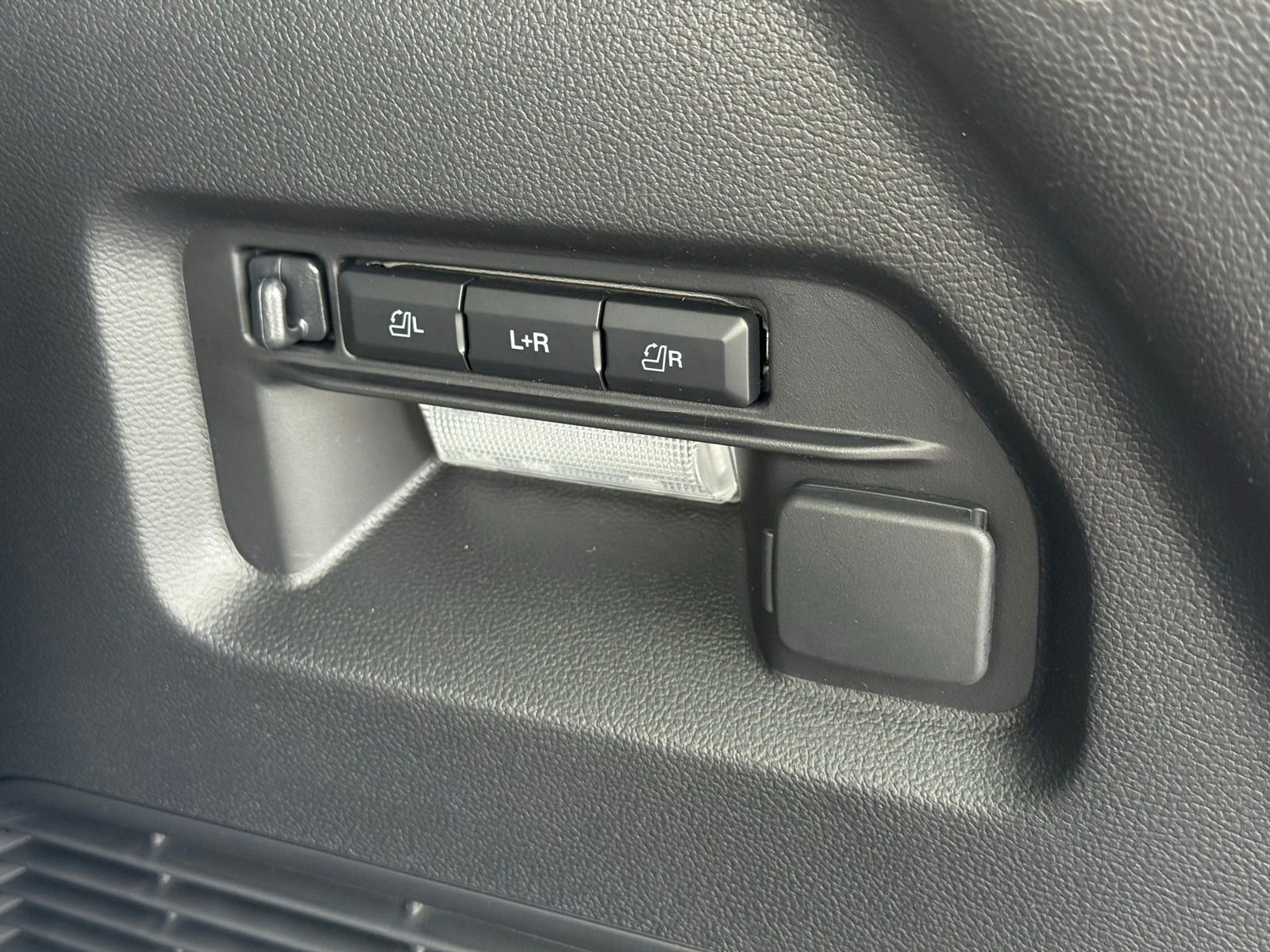 New 2026 Ford Explorer Platinum w/ LUX Leather Package image 44