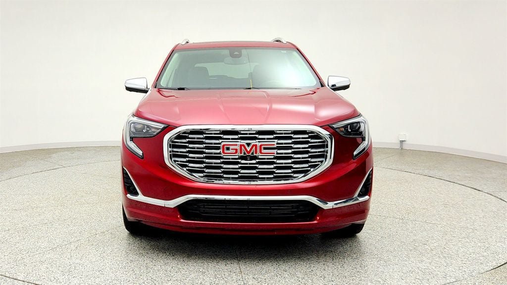Used 2020 GMC Terrain Denali w/ Denali Premium Package FWD image 2