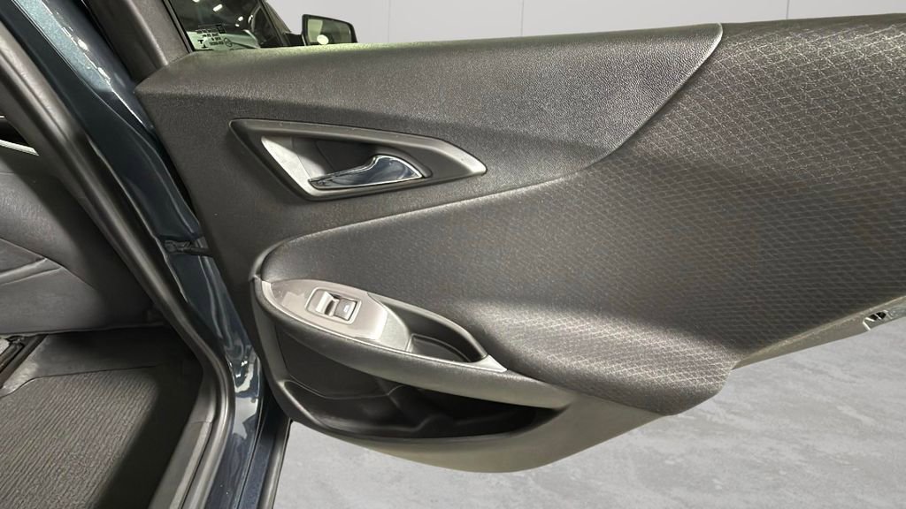 Used 2021 Chevrolet Malibu RS image 32