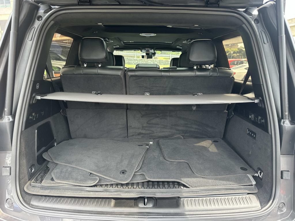 Used 2024 Jeep Grand Wagoneer Series III w/ Rear Seat Video Group 1 AWD/4WD image 32