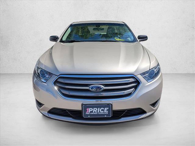 Used 2017 Ford Taurus SE FWD image 2