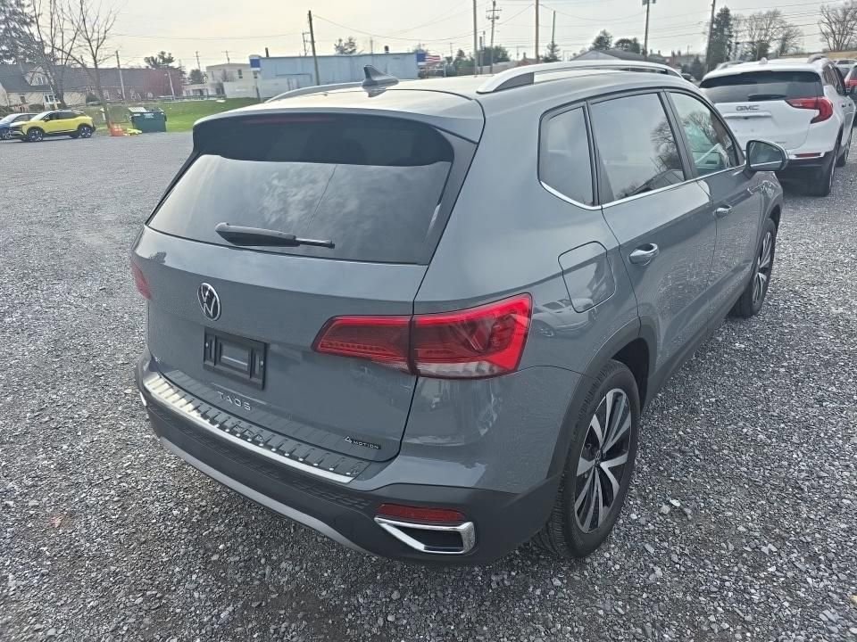 Used 2023 Volkswagen Taos SE w/ Panoramic Sunroof Package image 6