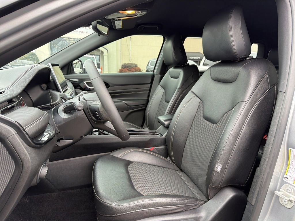 Used 2024 Jeep Compass Latitude w/ Convenience Group image 28