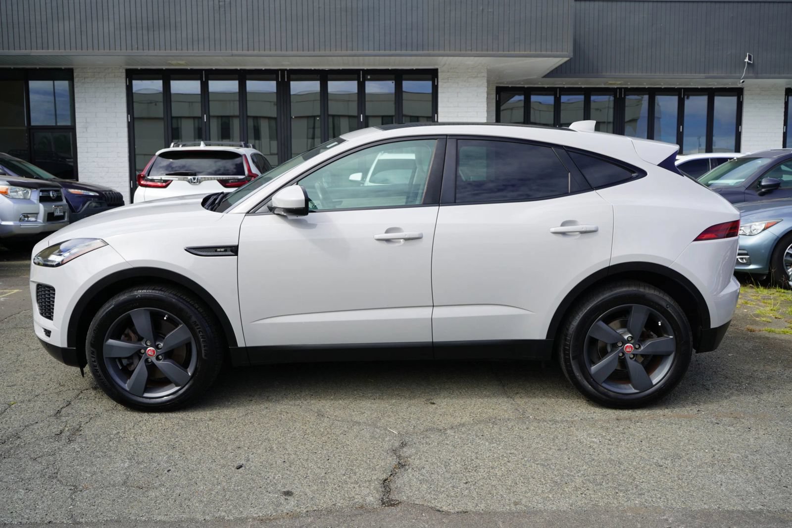 Used 2018 Jaguar E-PACE SE AWD/4WD image 2