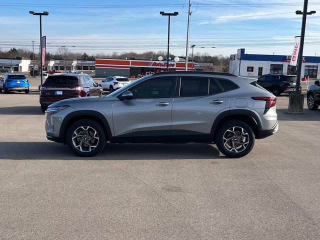 Certified 2025 Chevrolet Trax LT w/ LT Convenience Package image 8